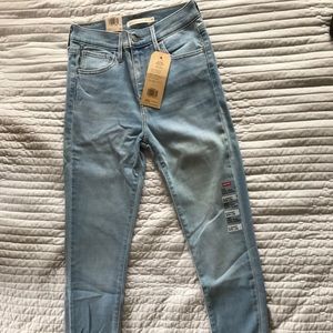NWT Levi’s 720 Denim Jeans
